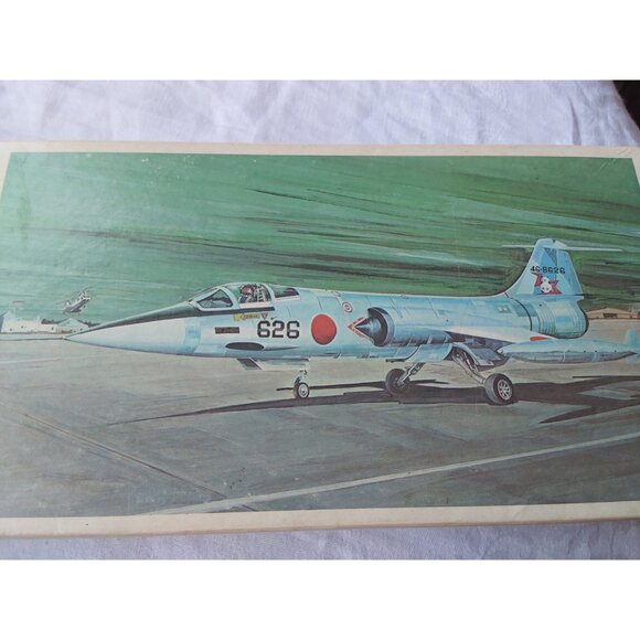 Vintage Hasegawa model kit 1:72 Lockheed F-104J Starfighter airplane 1970s Japan - Picture 9 of 10